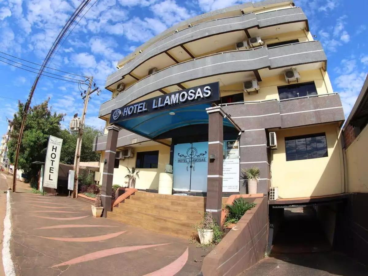 Hotel Llamosas Ciudad del Este Esterno foto