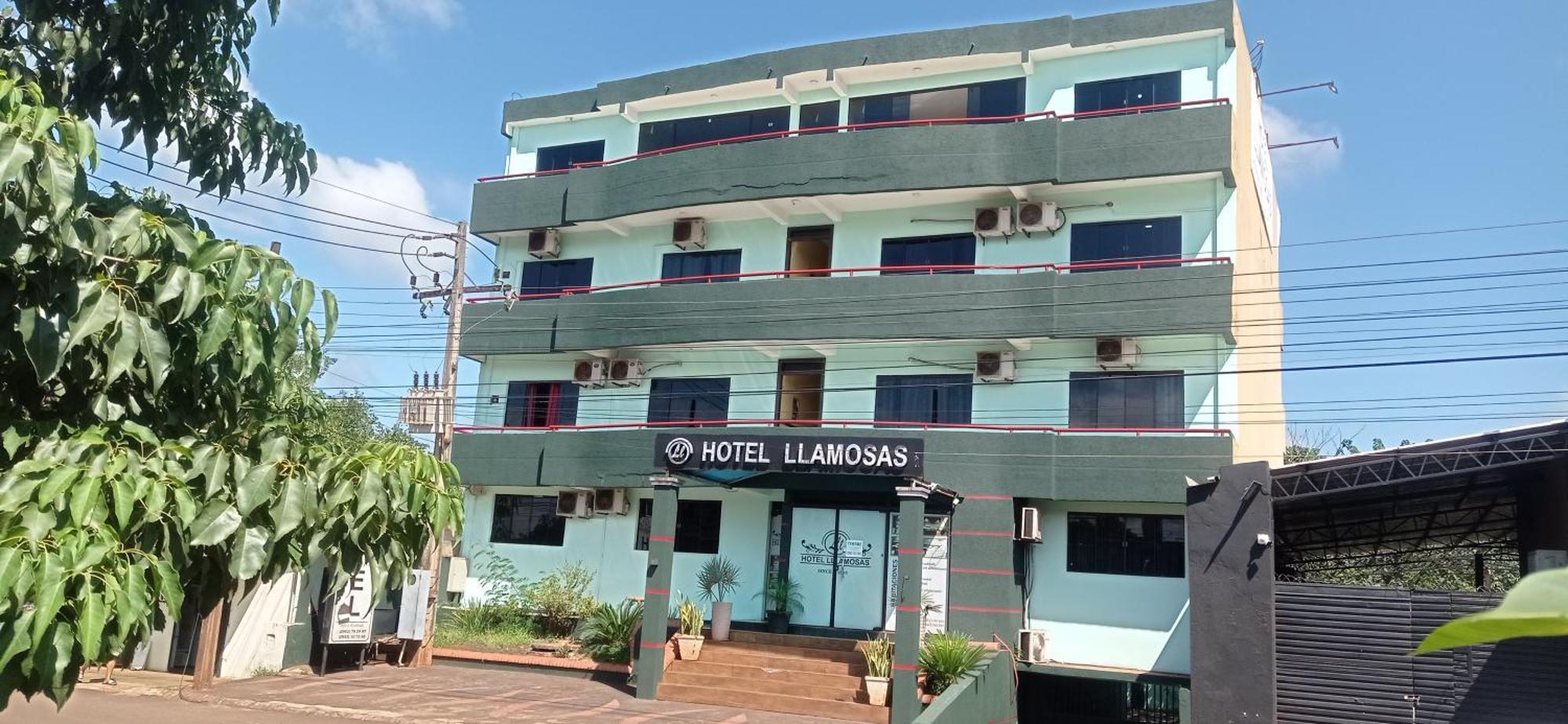 Hotel Llamosas Ciudad del Este Esterno foto